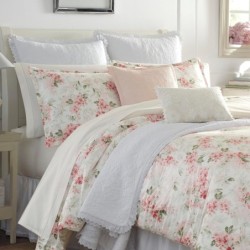 Laura Ashley - Queen Comforter Set, Luxury Bedding with Matching Shams, Stylish Home Decor for All Seasons (Wisteria Pink, Queen)